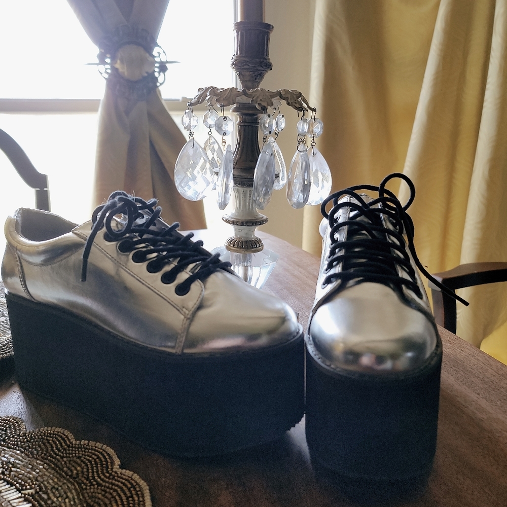 Rocket Dog Silver Platform Sneakers. Size 7.5